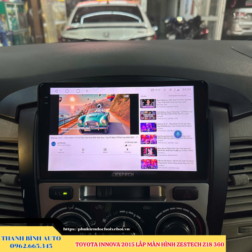 Giải trí đa phương tiện – Cả gia đình cùng thư giãn - Bạn có thể xem YouTube, nghe nhạc Zing MP3, Spotify, mở video từ USB, truy cập web, xem truyền hình, karaoke… Mọi thứ đều sẵn có ngay trên màn hình trung tâm. - Chất lượng hình ảnh Full HD, âm thanh truyền qua hệ thống loa nguyên bản, cho cảm giác sống động hơn rất nhiều so với màn hình cũ. Toyota Innova 2015 - 2019 lắp màn hình Zestech Z18 360 Thanh Bình Auto