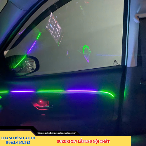 Suzuki XL7 lắp Led nội thất