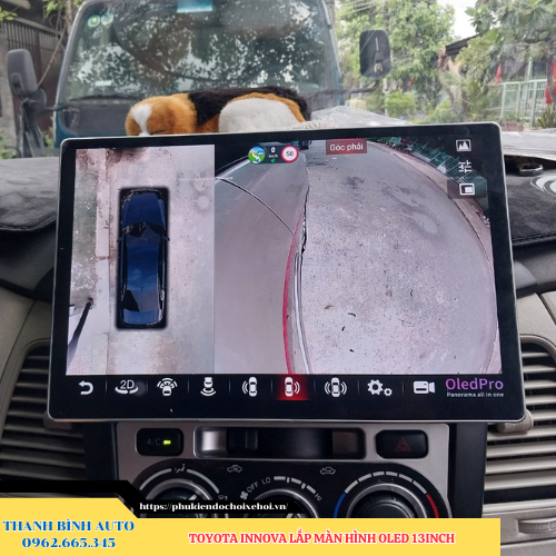 Toyota Innova gắn màn hình Oled 13 inch Thanh Bình Auto