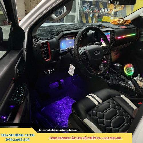 Ford Ranger lắp Led nội thất V4 + Loa sub JBL Thanh Bình Auto